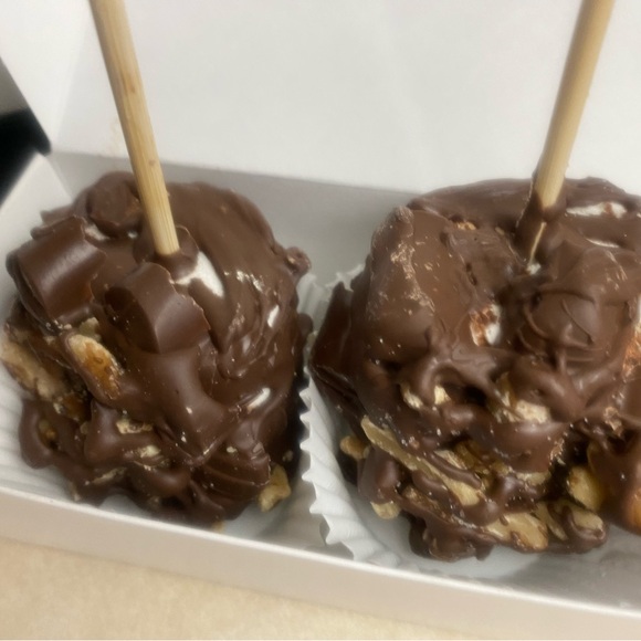 Delicious / 1 doz. ( 12 )
Chocolate covered 
GIANT MARSHMALLOWS - Picture 11 of 11